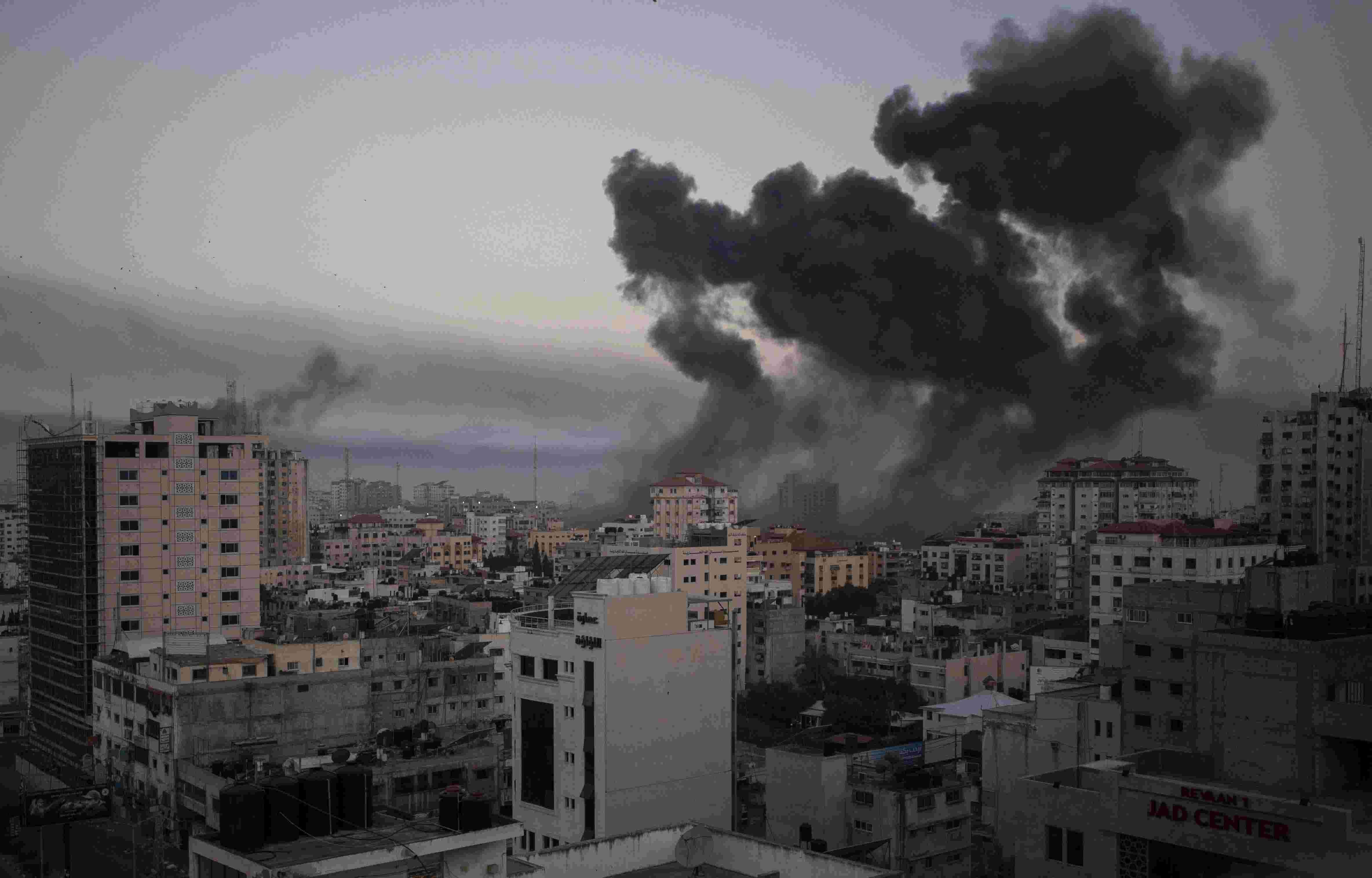 Israel and Gaza militants exchange fire after deadly strikes Israel and Gaza militants exchange fire after deadly strikes