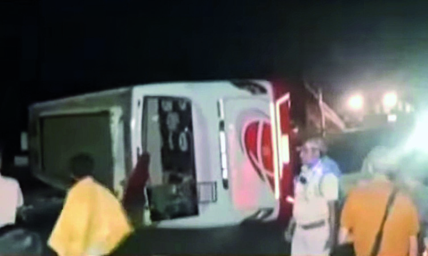 40 hurt after bus topples on NH-16 near Bagnan