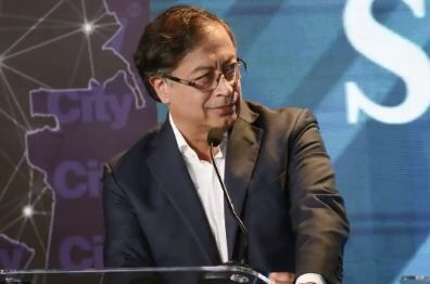 Ex-rebel takes oath as Colombia president in historic shift