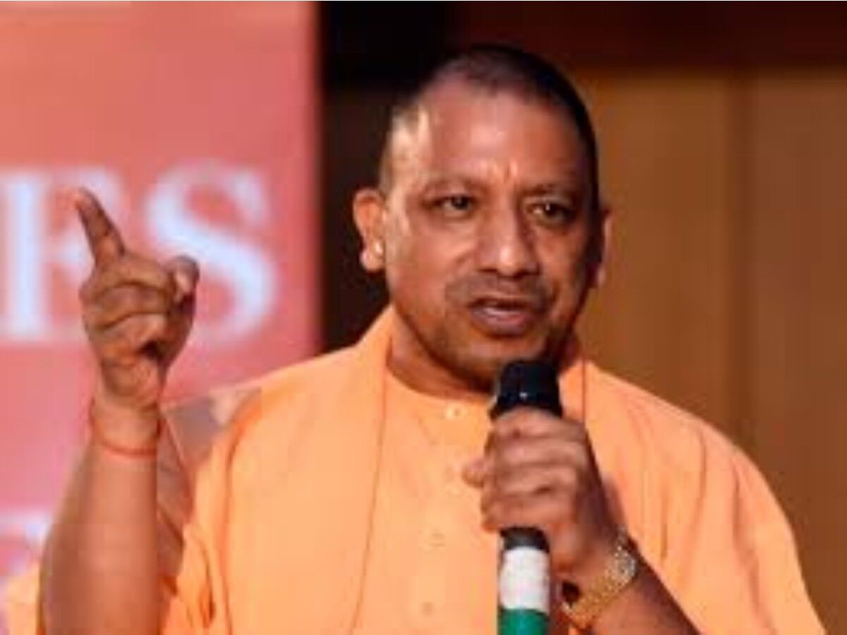CM Adityanath arrives in Agra, to take part in BJYM training session CM Adityanath arrives in Agra, to take part in BJYM training session