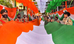 Hundreds participate in Tiranga Yatra in Delhi