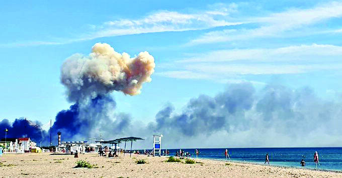 Ukraine: 9 Russian warplanes destroyed in Crimea blasts Ukraine: 9 Russian warplanes destroyed in Crimea blasts