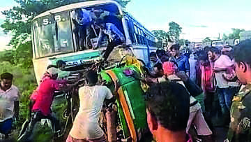 Birbhum accident: Driver of bus arrested Birbhum accident: Driver of bus arrested