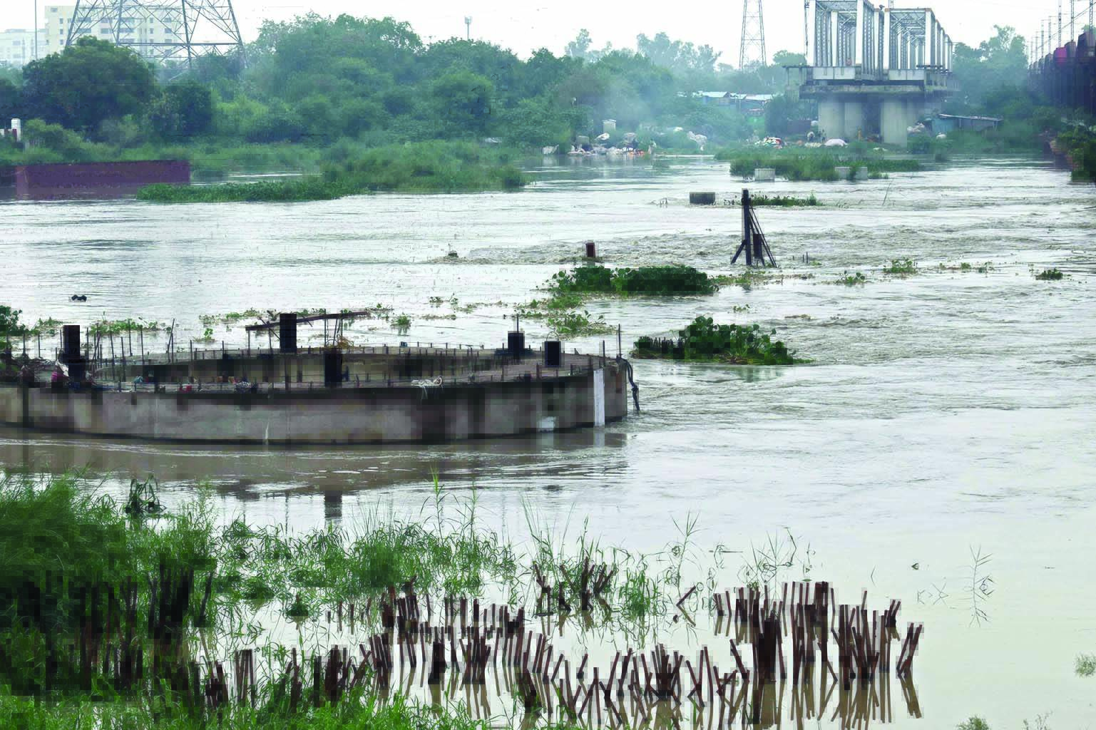Yamuna water level crosses danger mark in Delhi
