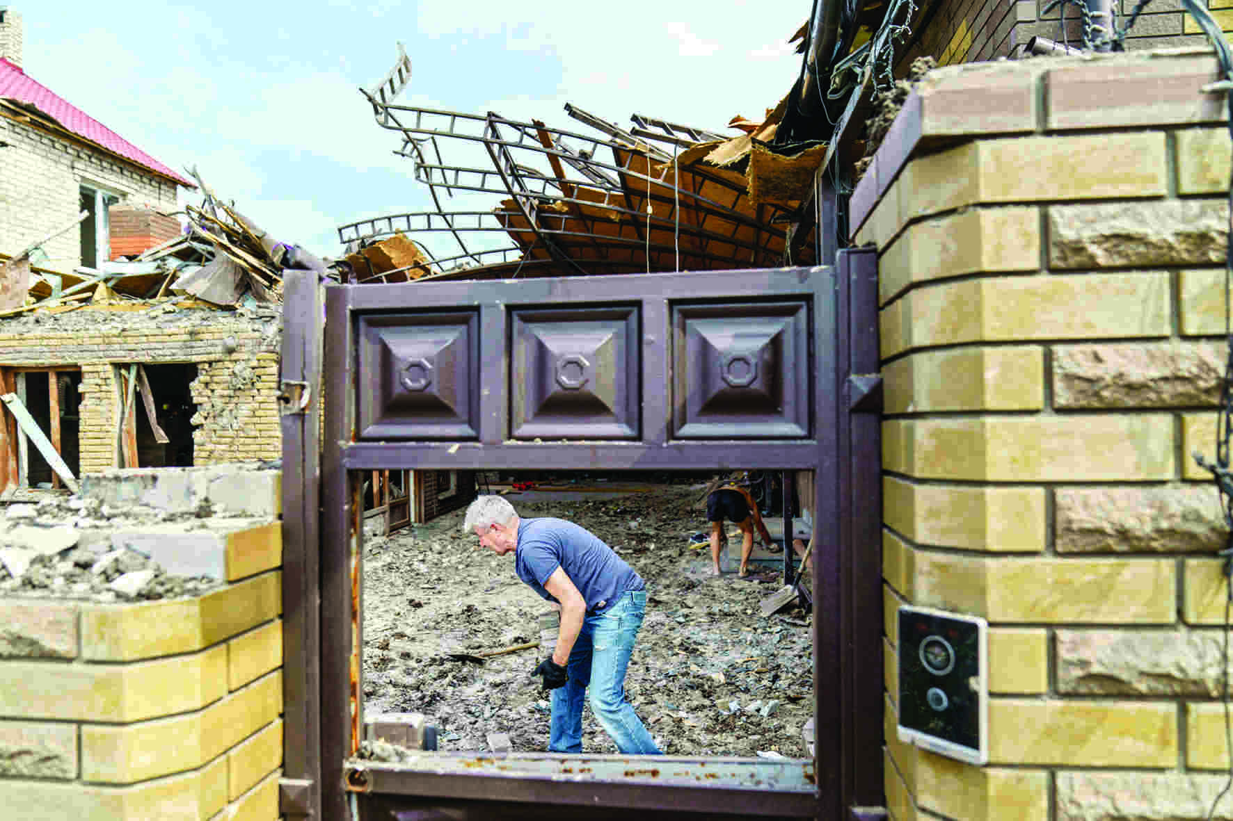 Russian shelling heavy in east Russian shelling heavy in east