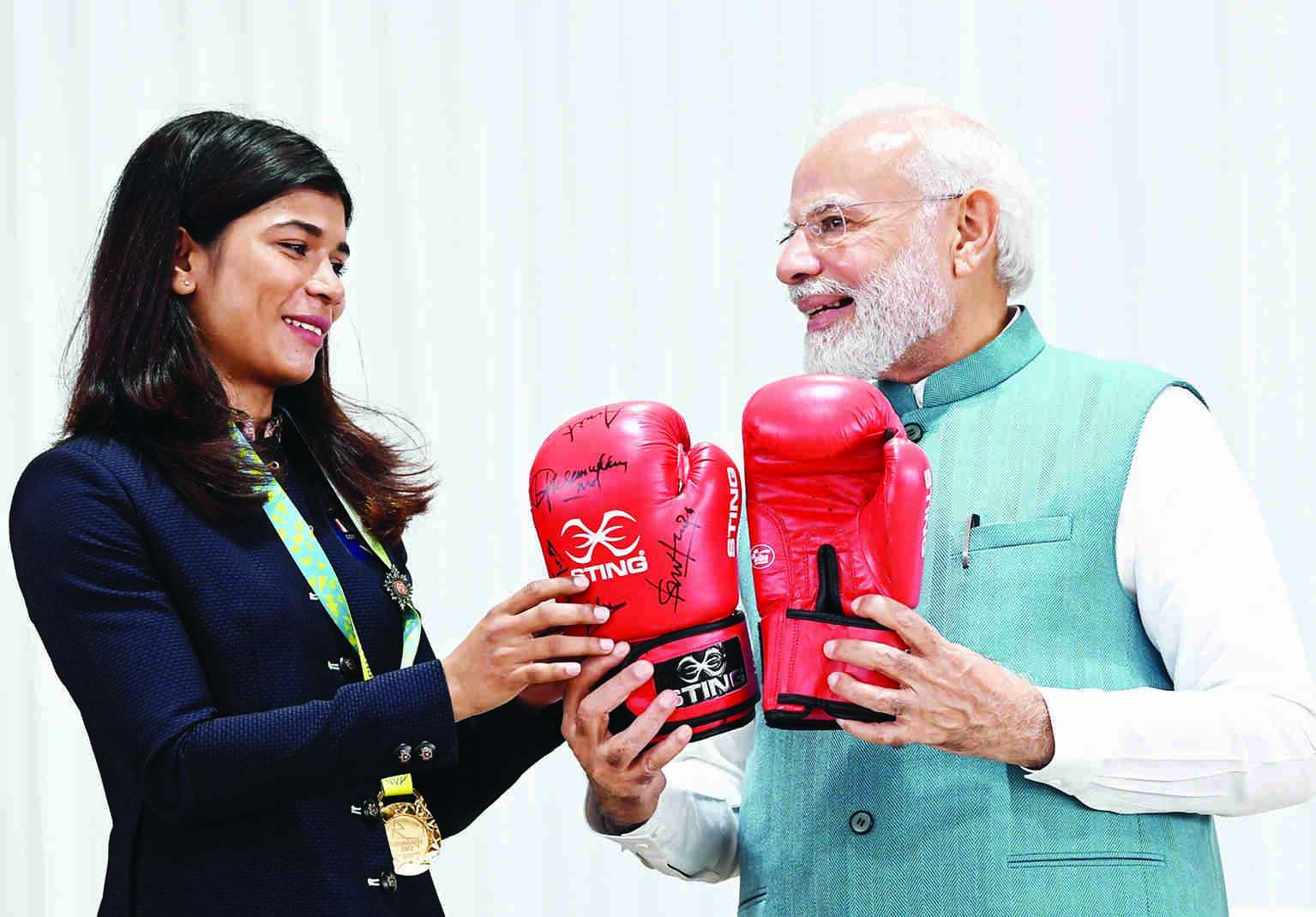 PM Narendra Modi hosts Indias CWG contingent PM Narendra Modi hosts Indias CWG contingent