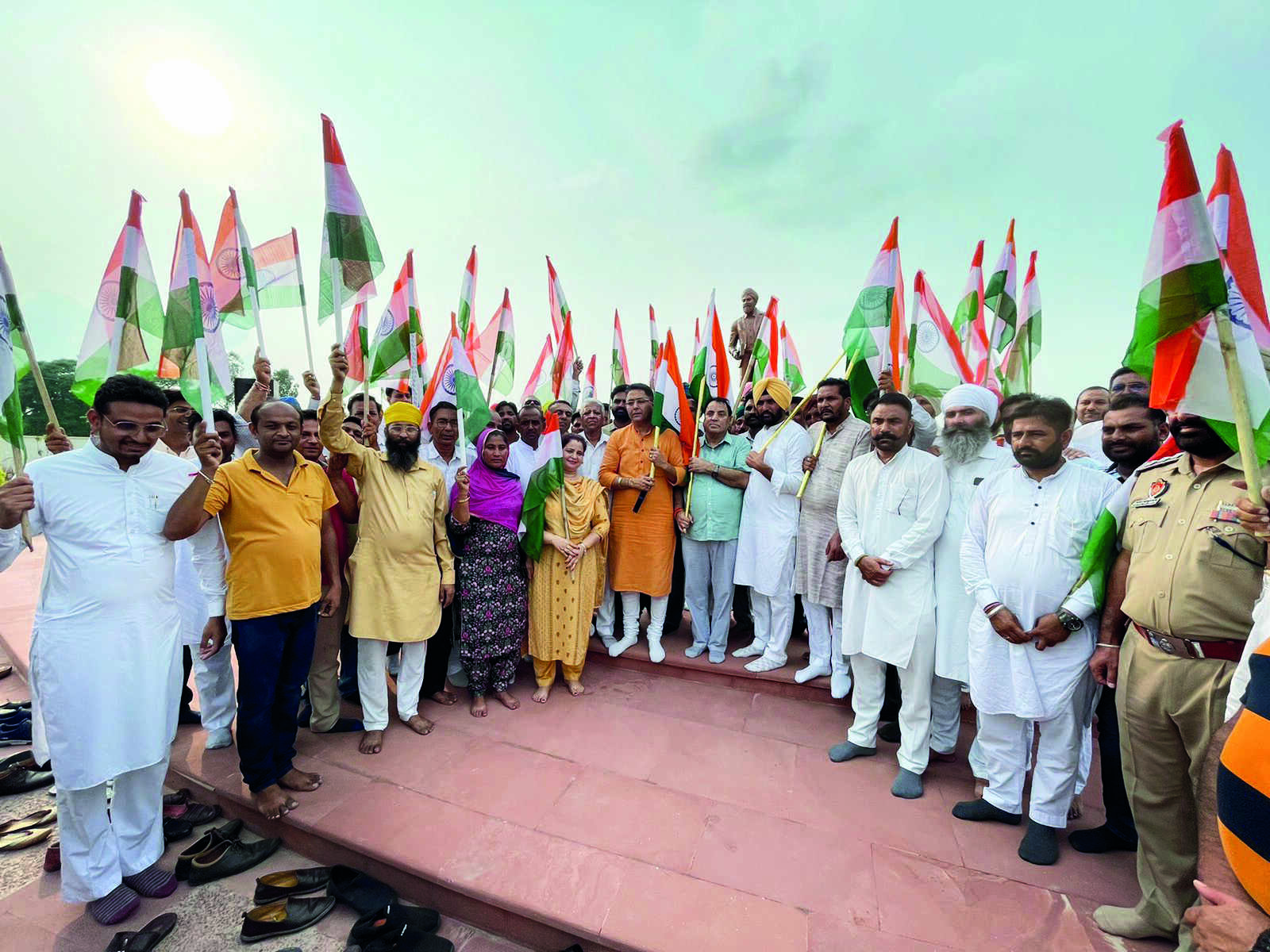 Aman Arora pays tributes to martyrs, sings national anthem to mark I-Day eve