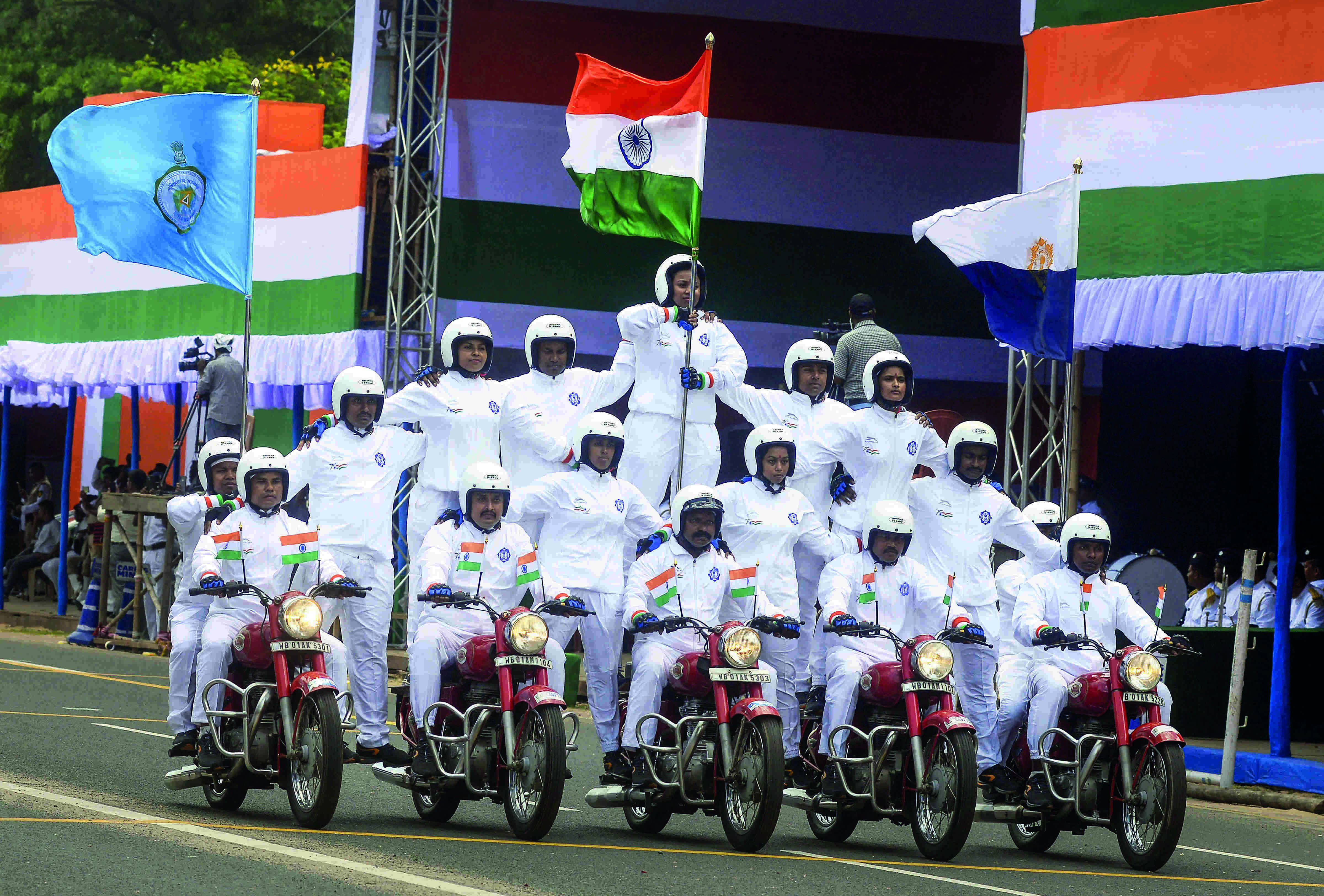 I-Day security: About 4K cops deployed, over 1K to stand guard at Red Road I-Day security: About 4K cops deployed, over 1K to stand guard at Red Road