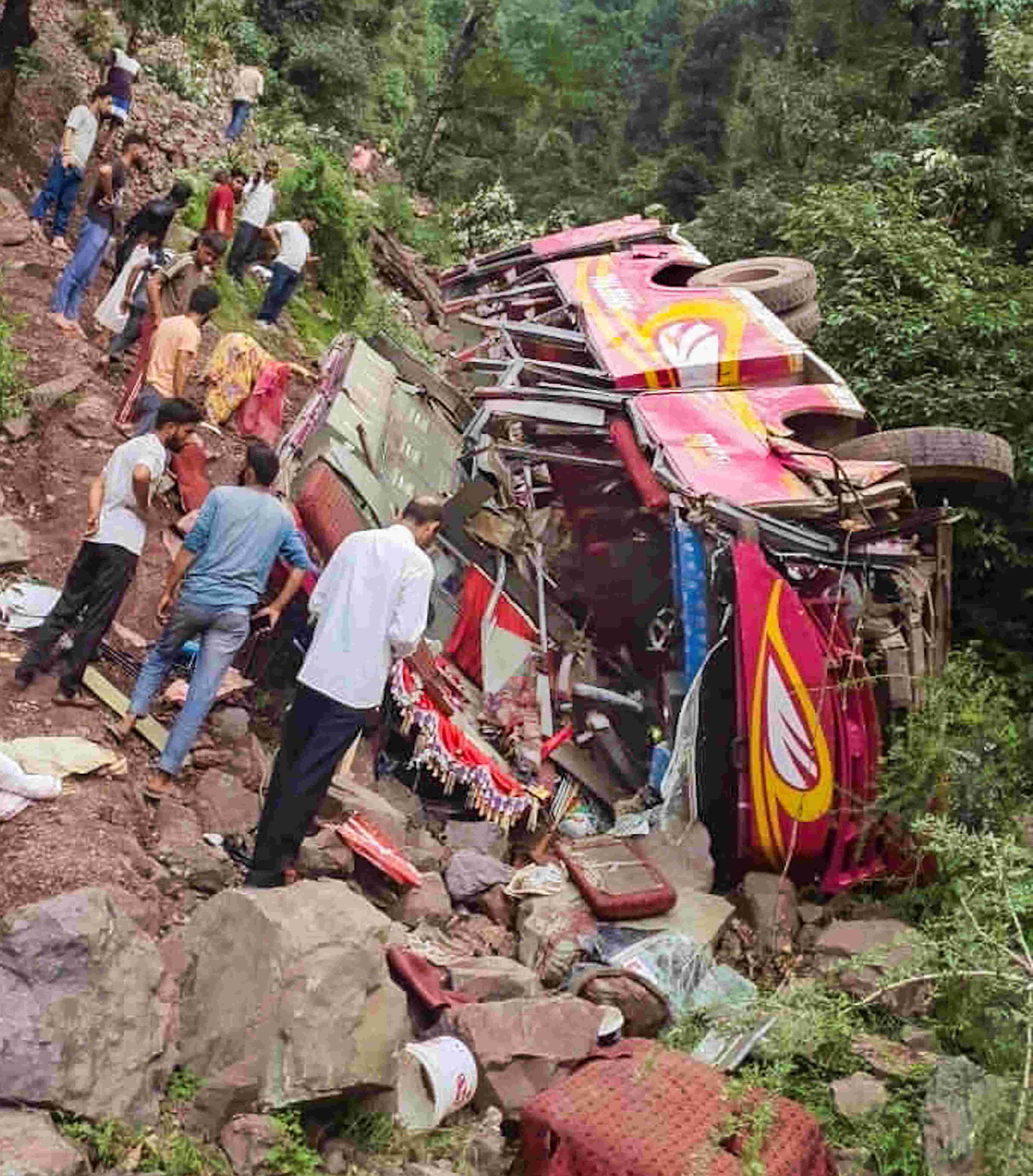 7 killed, 32 injured as bus carrying security personnel falls into gorge in J&K 7 killed, 32 injured as bus carrying security personnel falls into gorge in J&K