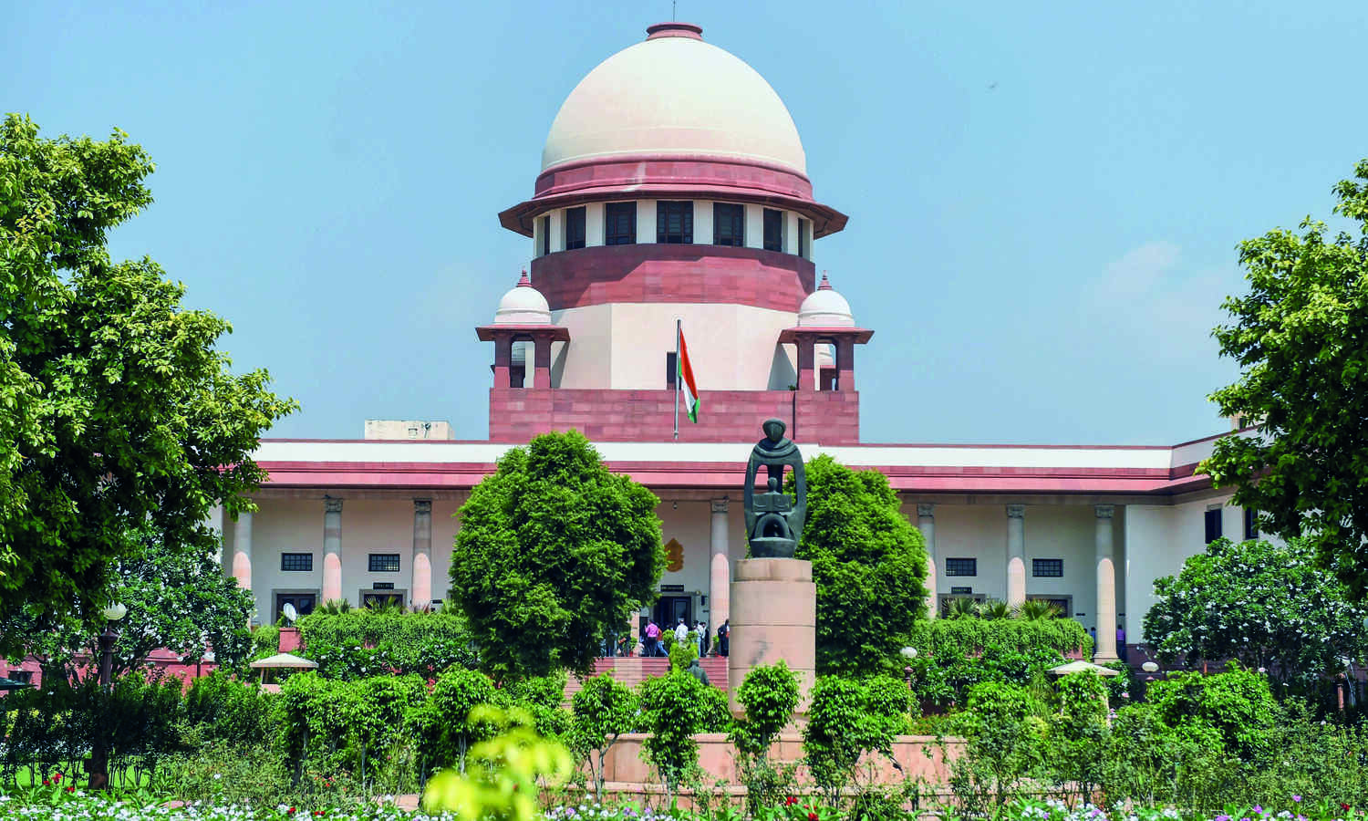 SC restrains Jharkhand HC from proceeding in PILs against Soren