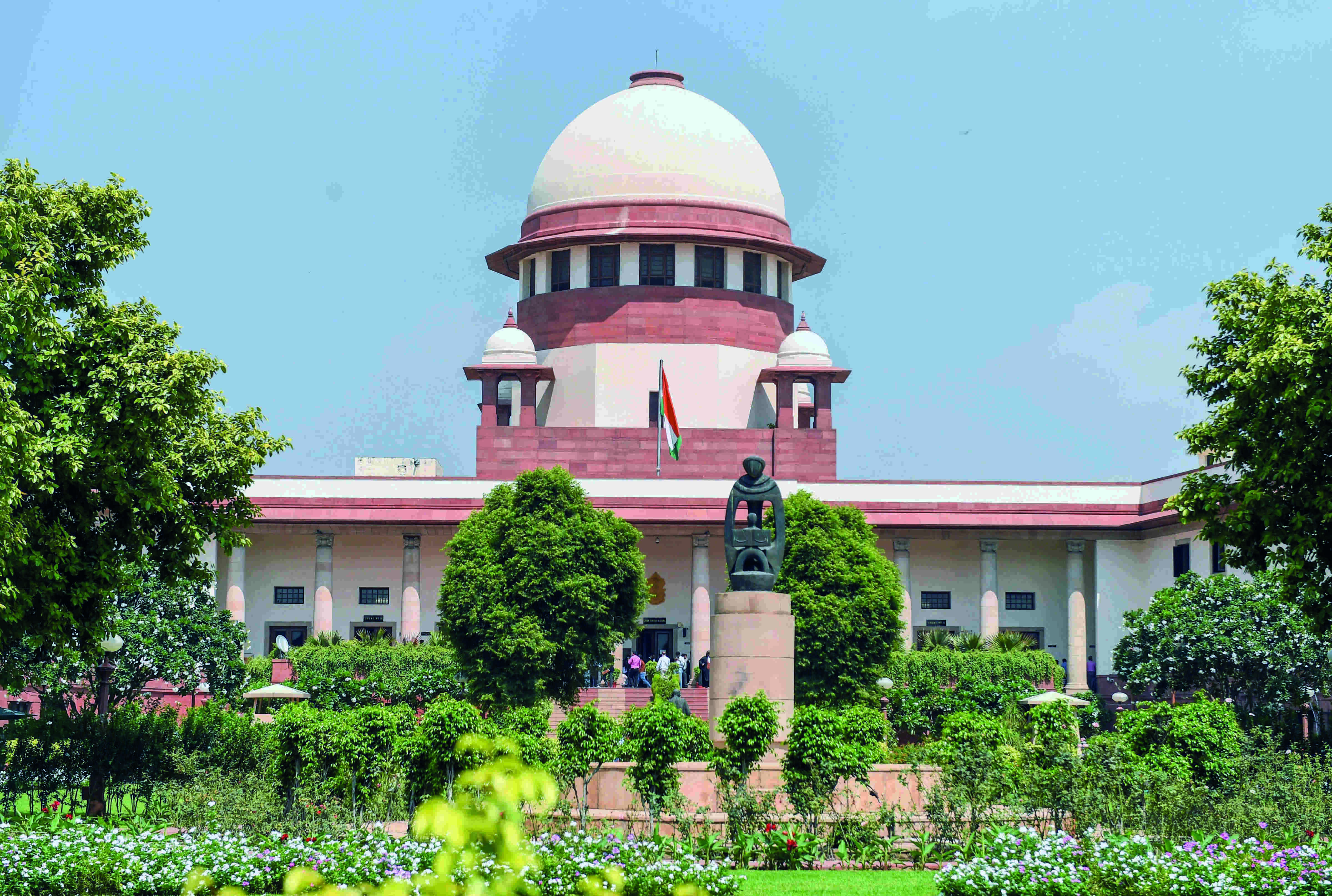 SC restrains Jharkhand HC from proceeding in PILs against Soren