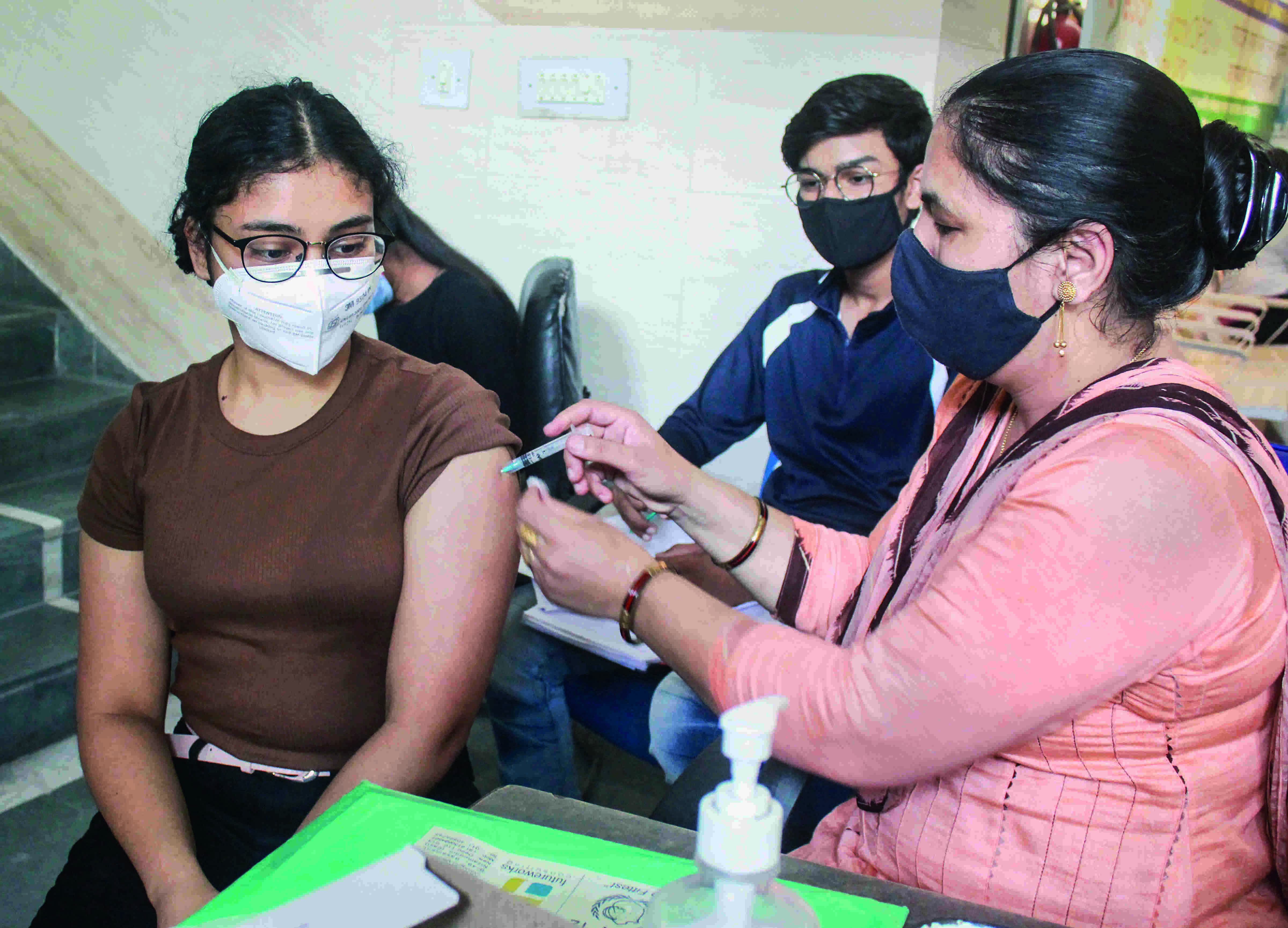 State asks all dists to complete giving booster jabs before Puja