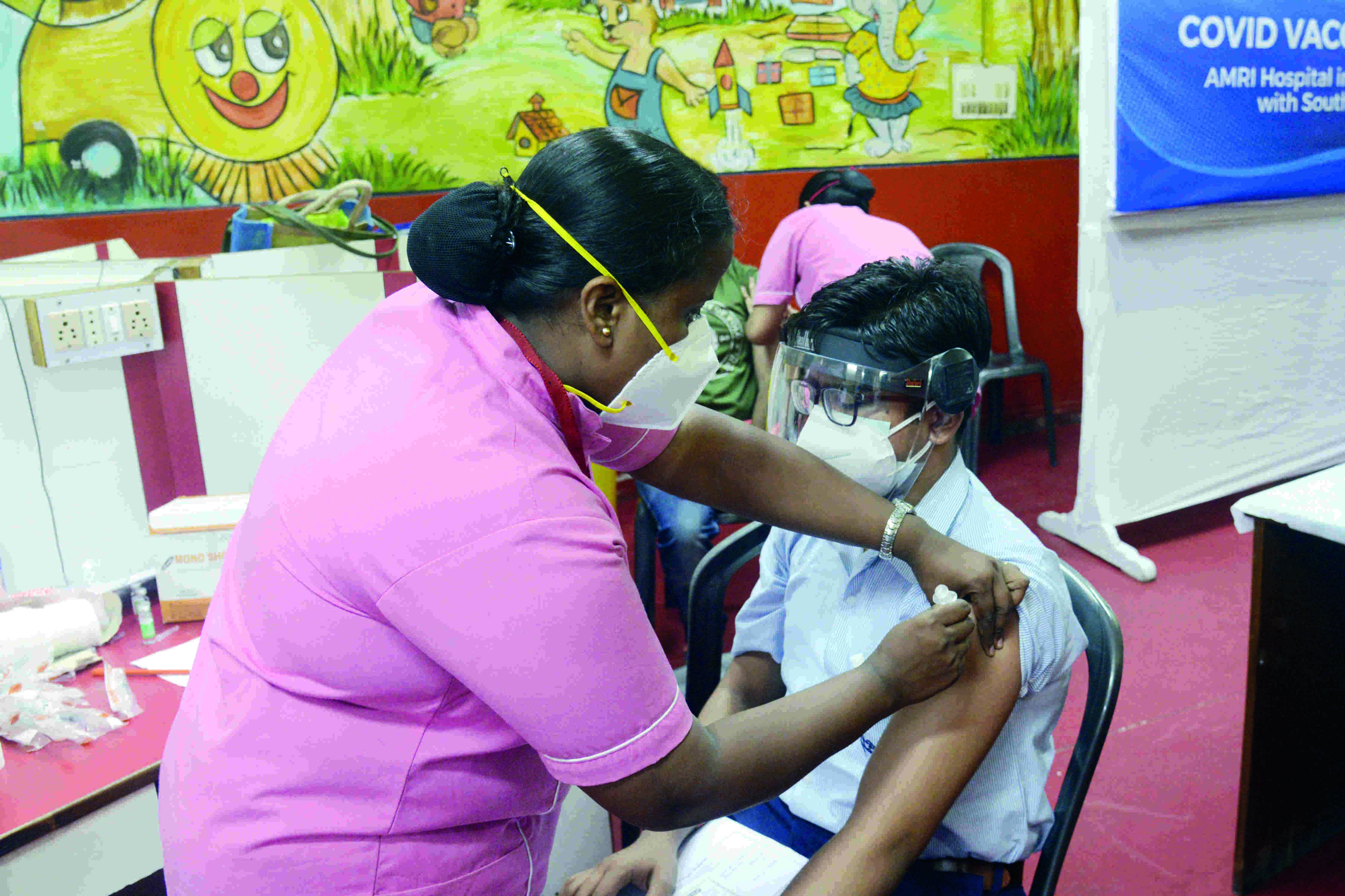 Covid: More than 1 lakh jabs administered in a day Covid: More than 1 lakh jabs administered in a day