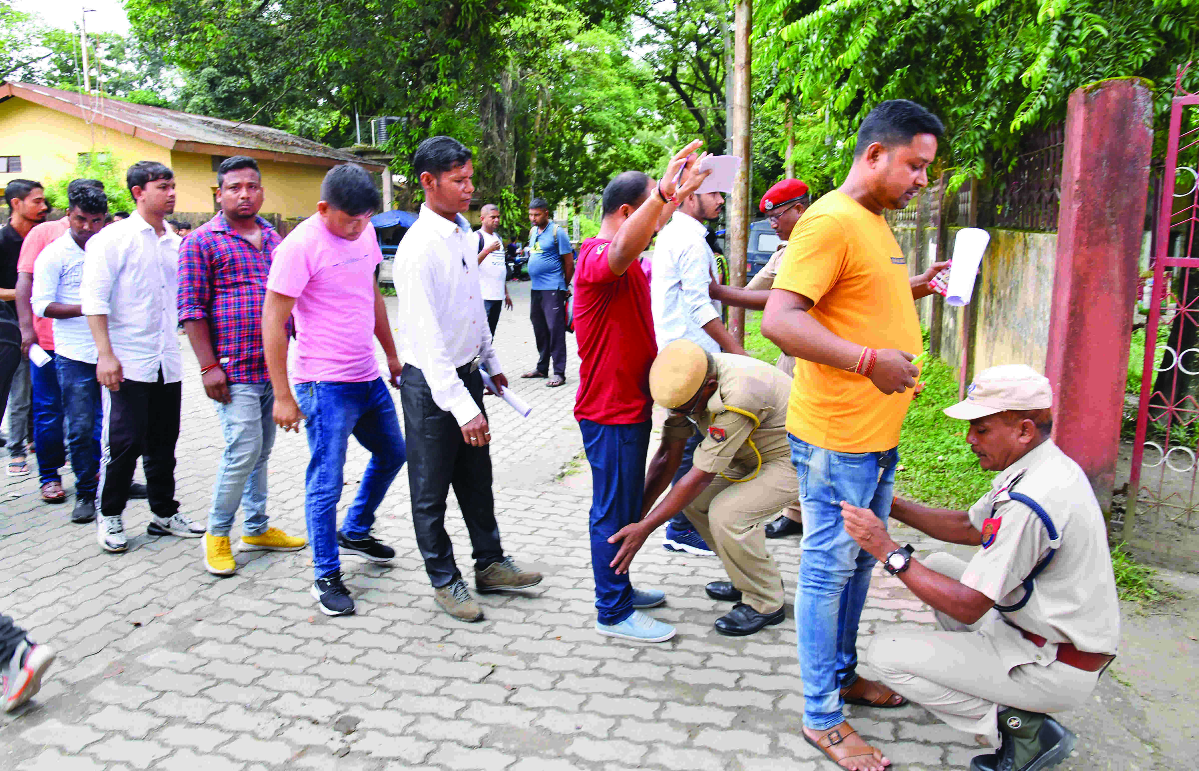 Mobile internet services suspended in 25 Assam districts to curb malpractices in exam Mobile internet services suspended in 25 Assam districts to curb malpractices in exam