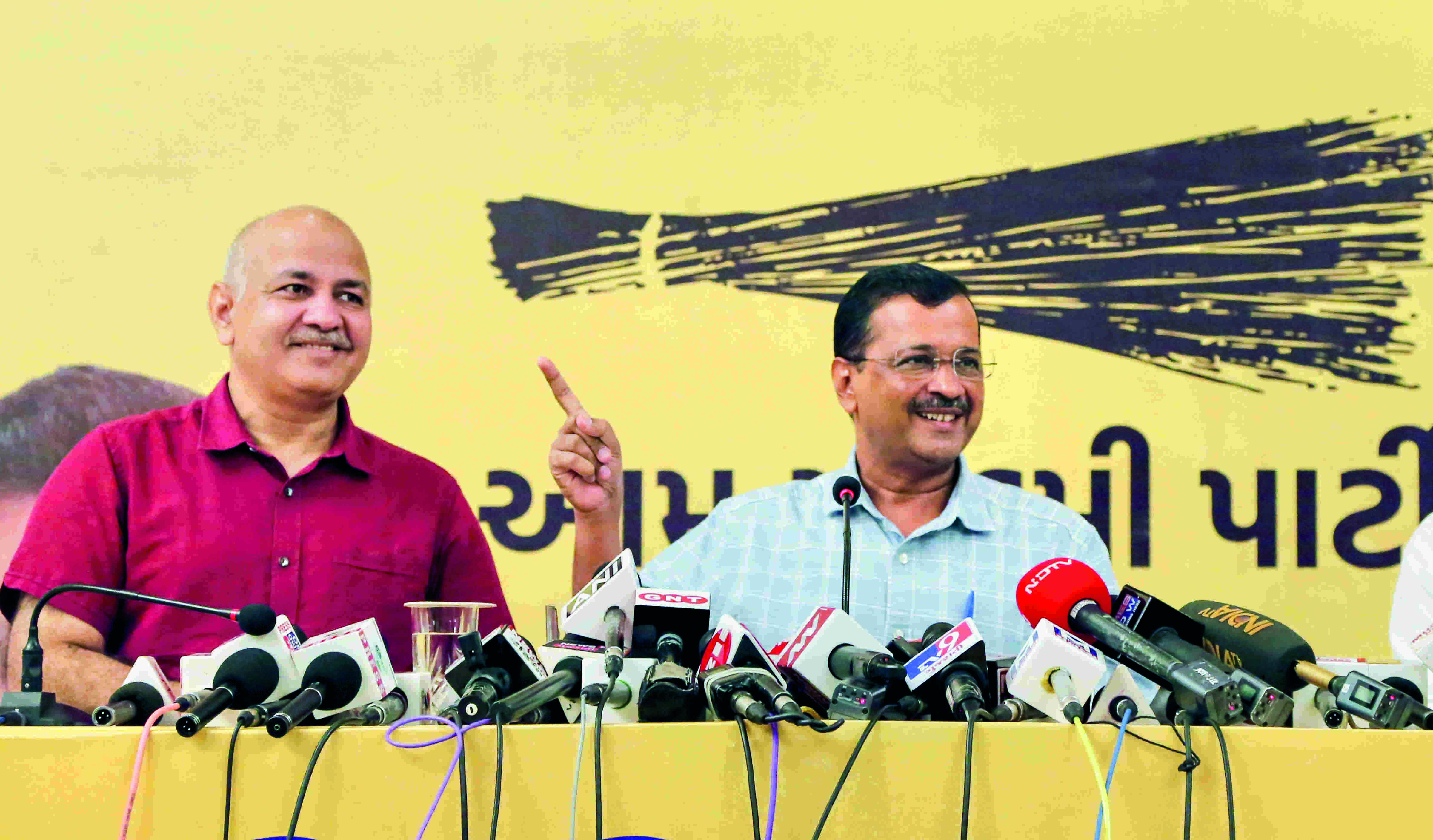 Sisodia deserves Bharat Ratna but he is being hounded by Centre: CM Sisodia deserves Bharat Ratna but he is being hounded by Centre: CM