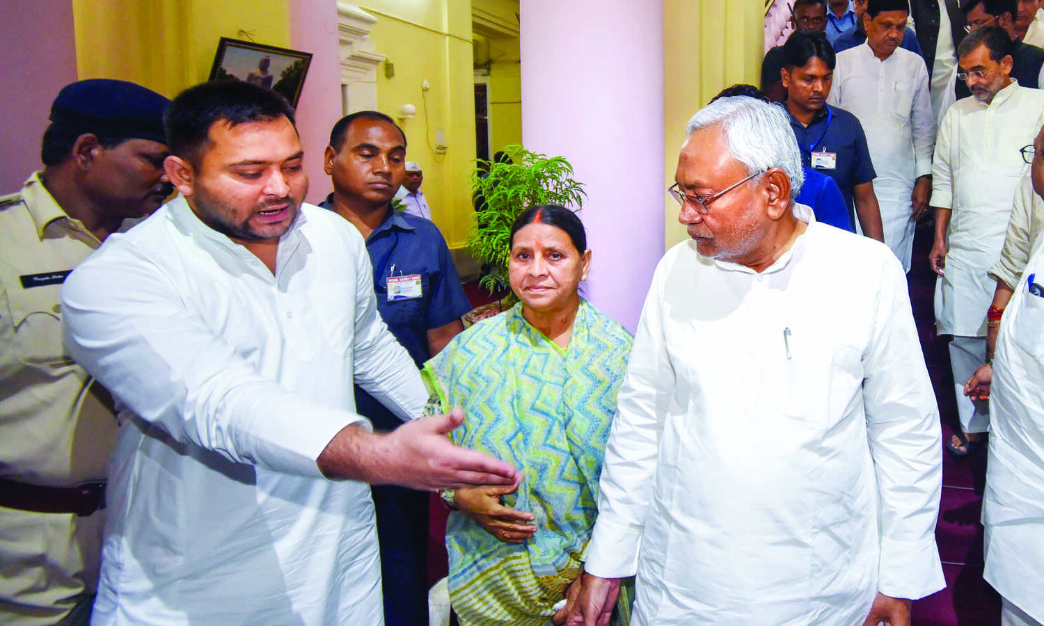 Nitish Kumar govt passes floor   test with 160 votes in its favour