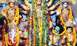 Barasat Shiber Kotas Durga Puja has a Jodhabai connect