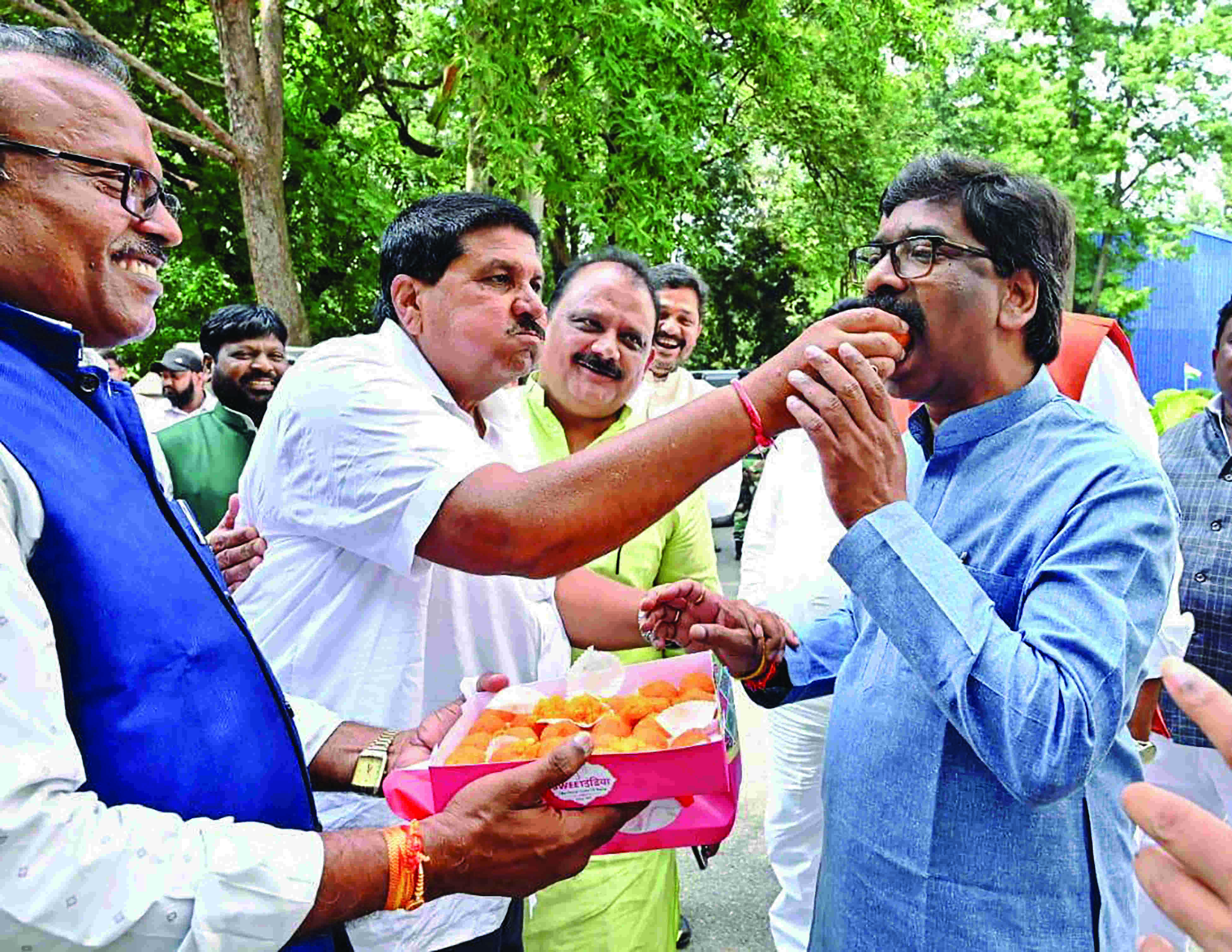 Hectic meetings at CM Sorens residence; Guv may take call on Saturday