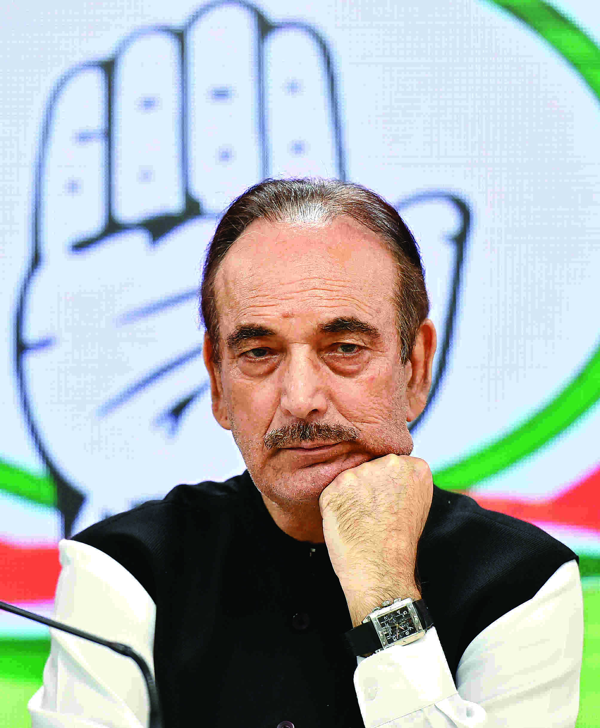 Azad resigns from Congress Azad resigns from Congress