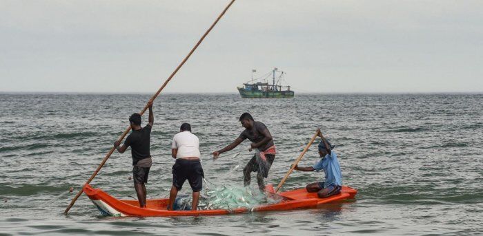 Six Indian fishermen arrested by Sri Lanka Navy Six Indian fishermen arrested by Sri Lanka Navy