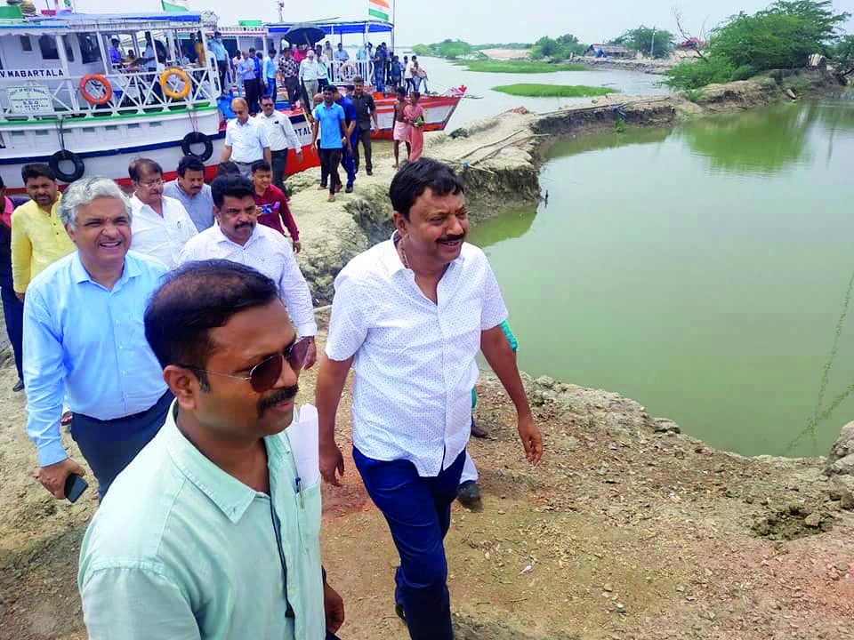 North 24-Pgns: Officials told to identify areas for building permanent embankments