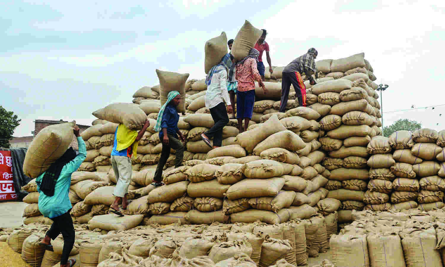 Indian economy grows 13.5% in April-June quarter