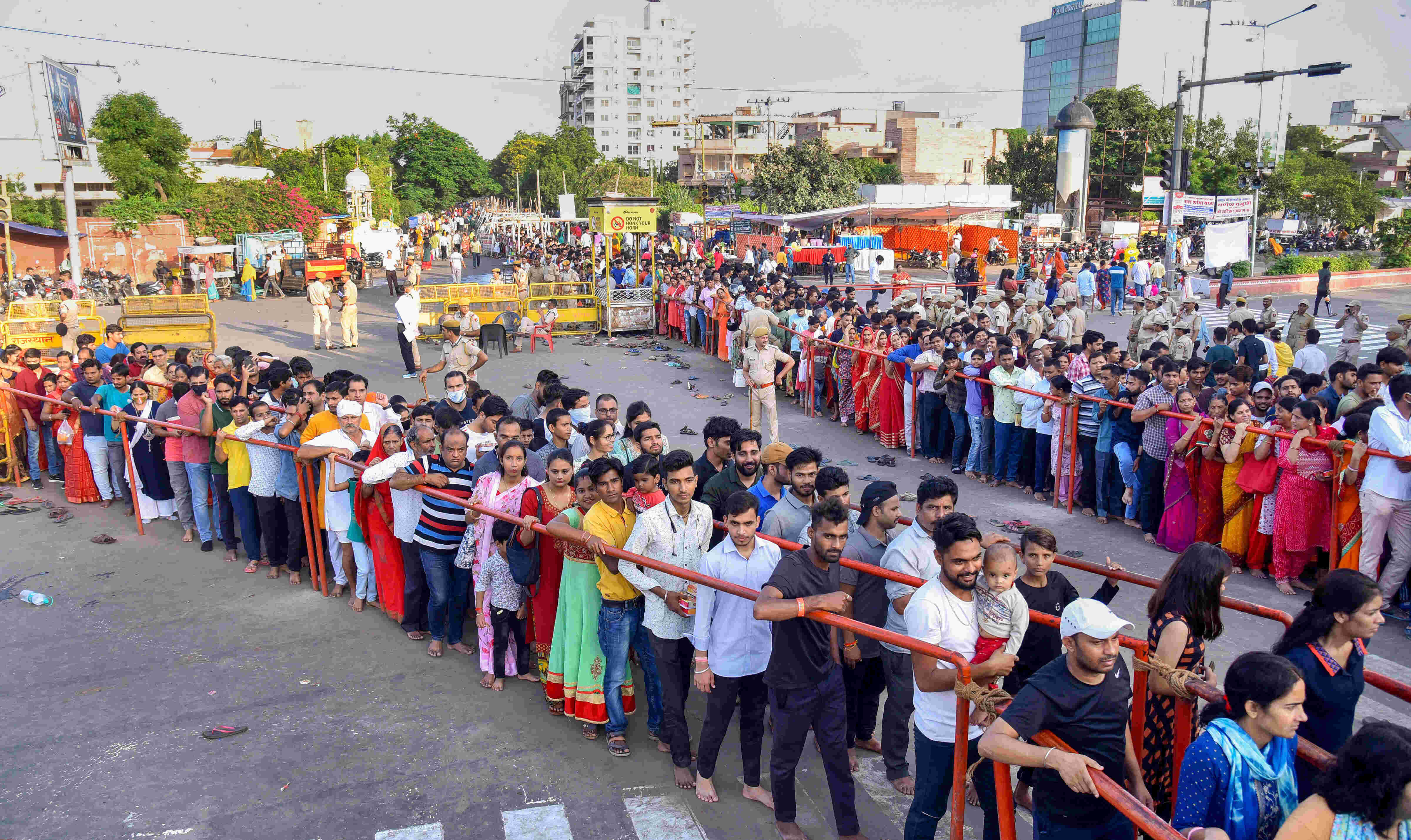 Ganesha festival celebrated at Hubballi Idgah ground amid tight security Ganesha festival celebrated at Hubballi Idgah ground amid tight security