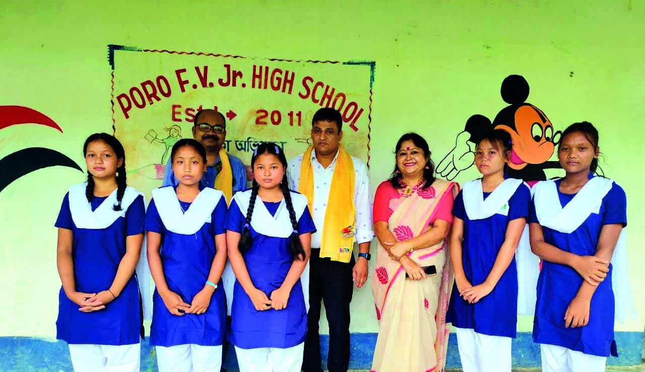 Alipurduar & Hooghly give 1st set of school uniforms to 100% students Alipurduar & Hooghly give 1st set of school uniforms to 100% students