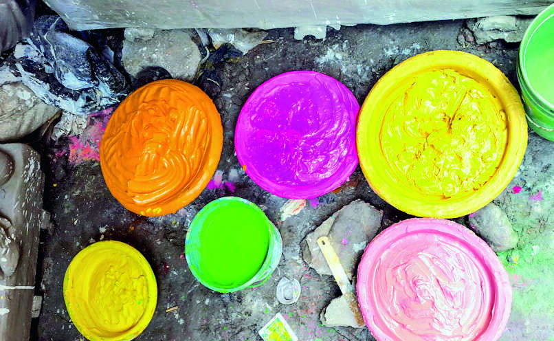 Despite govts efforts, artisans refuse to use lead-free colours Despite govts efforts, artisans refuse to use lead-free colours