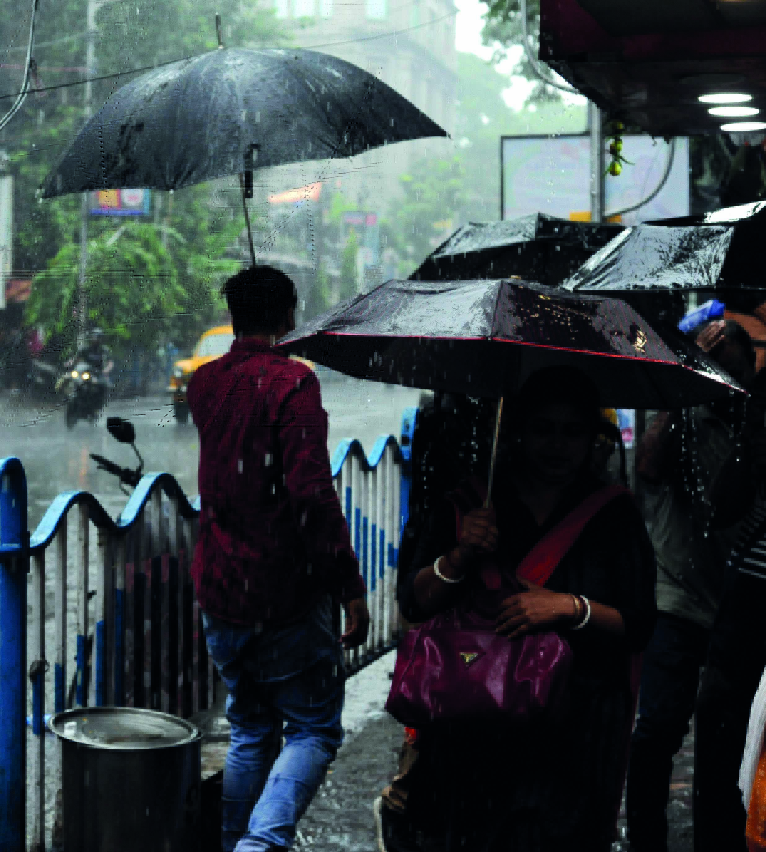 Scattered rain in S Bengal districts Scattered rain in S Bengal districts