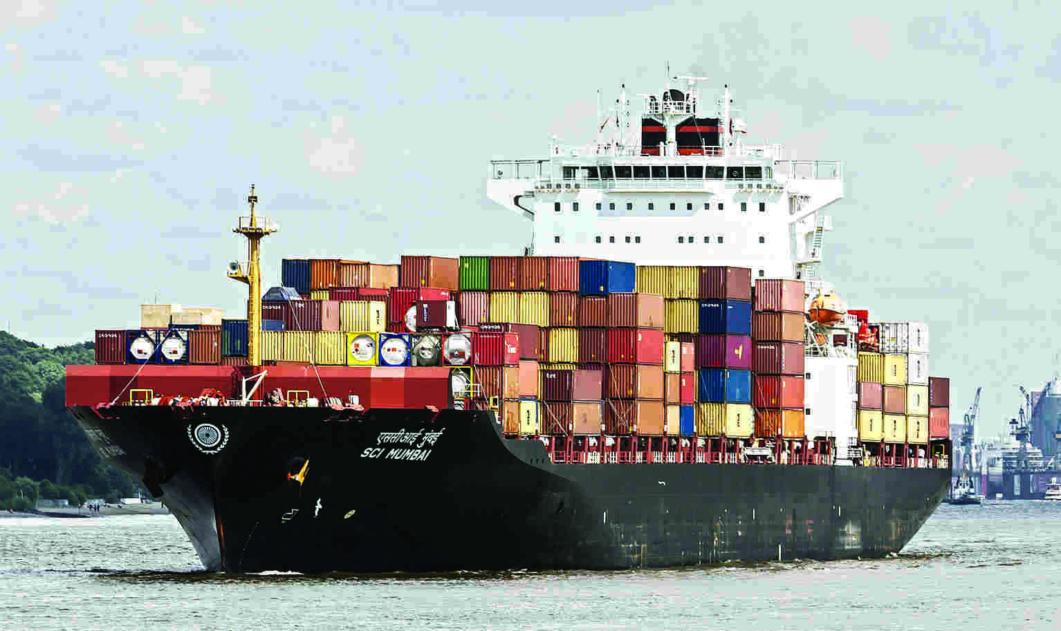 Exports shrink by 1.15% to $33 bn in   Aug, trade deficit widens to 28.68 bn