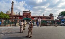 Delhi records 26.8 min temp, may see light rain in evening