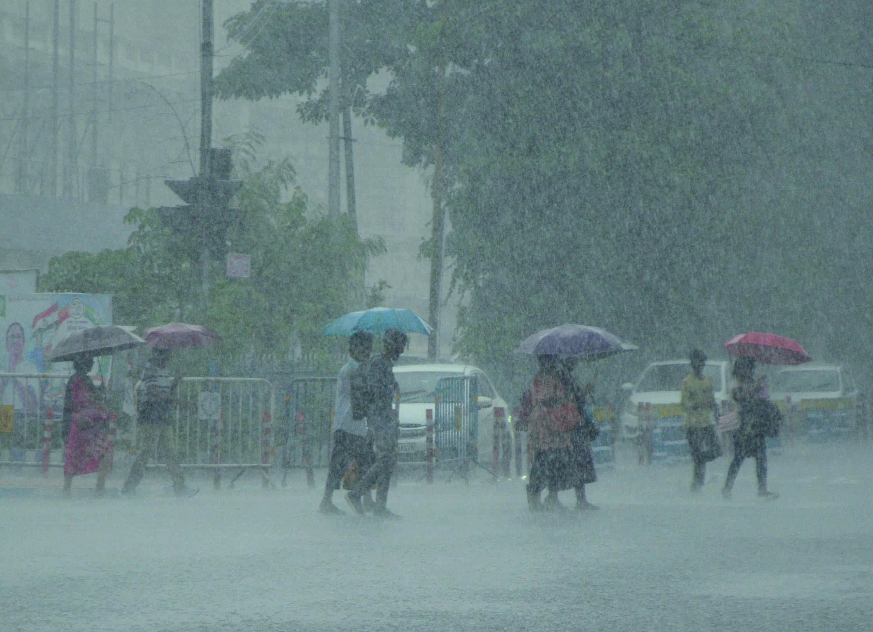 S Bengal to witness thunderstorms, lightning today, predicts MeT S Bengal to witness thunderstorms, lightning today, predicts MeT
