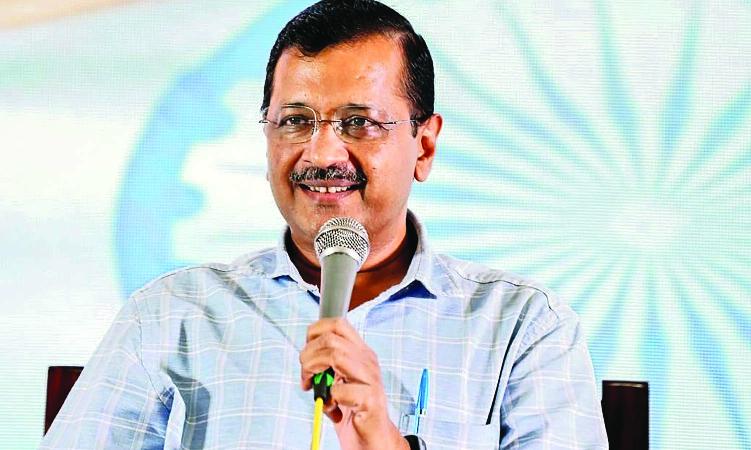 Kejriwal meets Delhi LG, hopes situation will improve