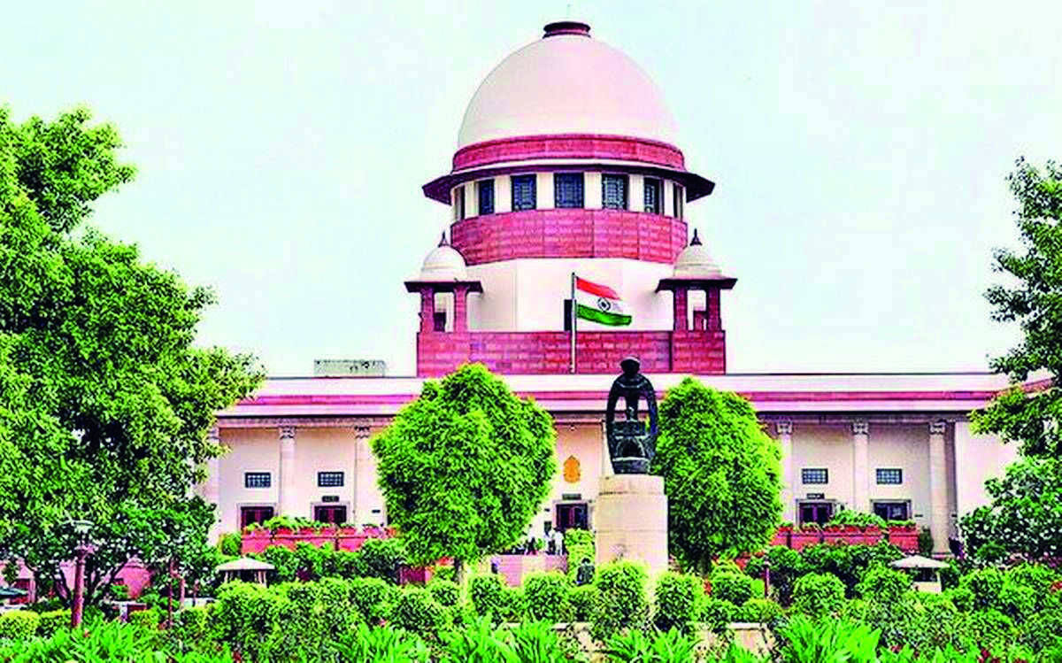Rise in assets case: Apex court stays proceedings of Cal HC Rise in assets case: Apex court stays proceedings of Cal HC