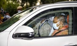 Modi proud of his heritage, unlike Nehru, says Yogi Adityanath Modi proud of his heritage, unlike Nehru, says Yogi Adityanath