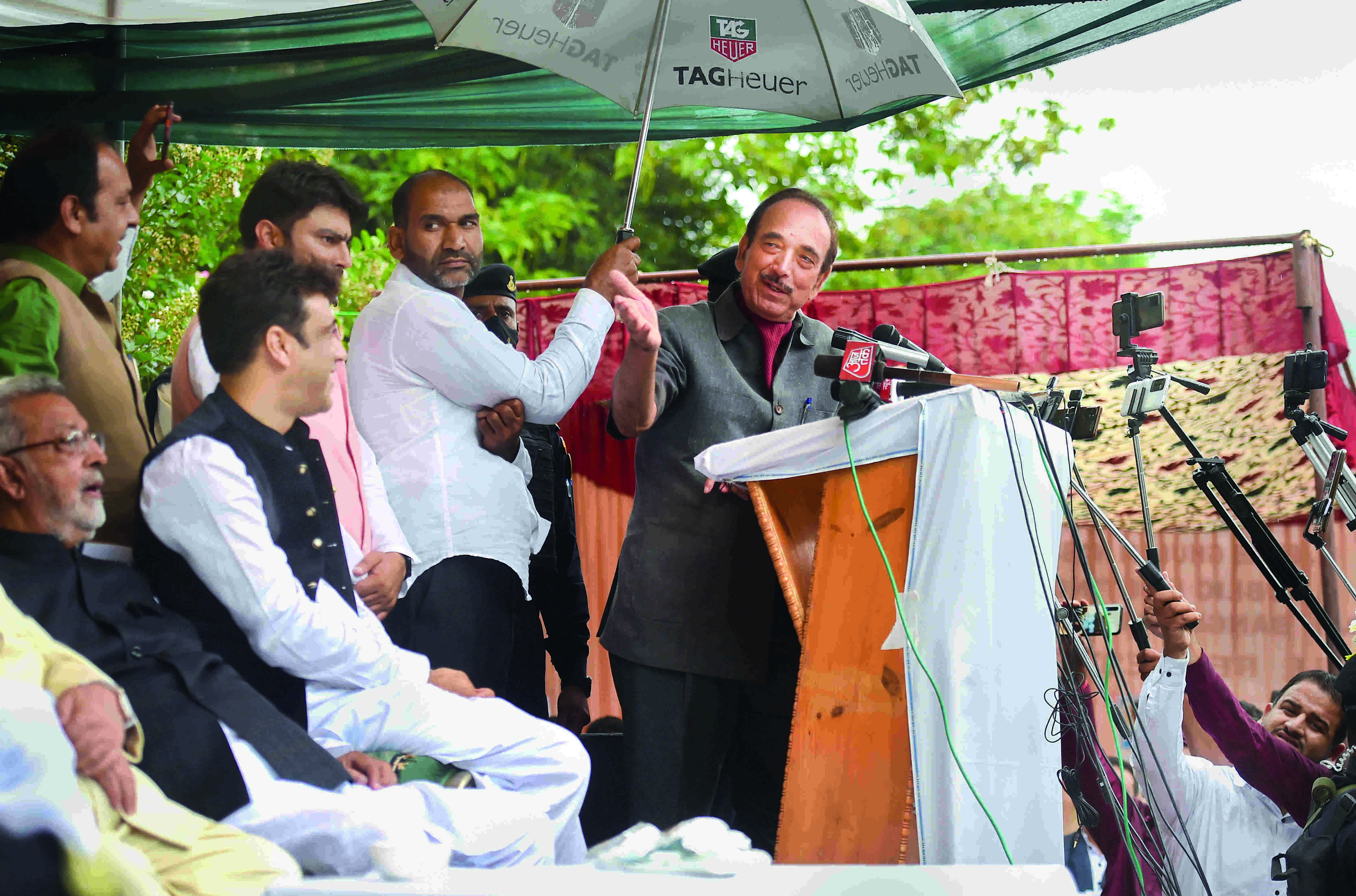 Will announce formation of new party within 10 days Will announce formation of new party within 10 days