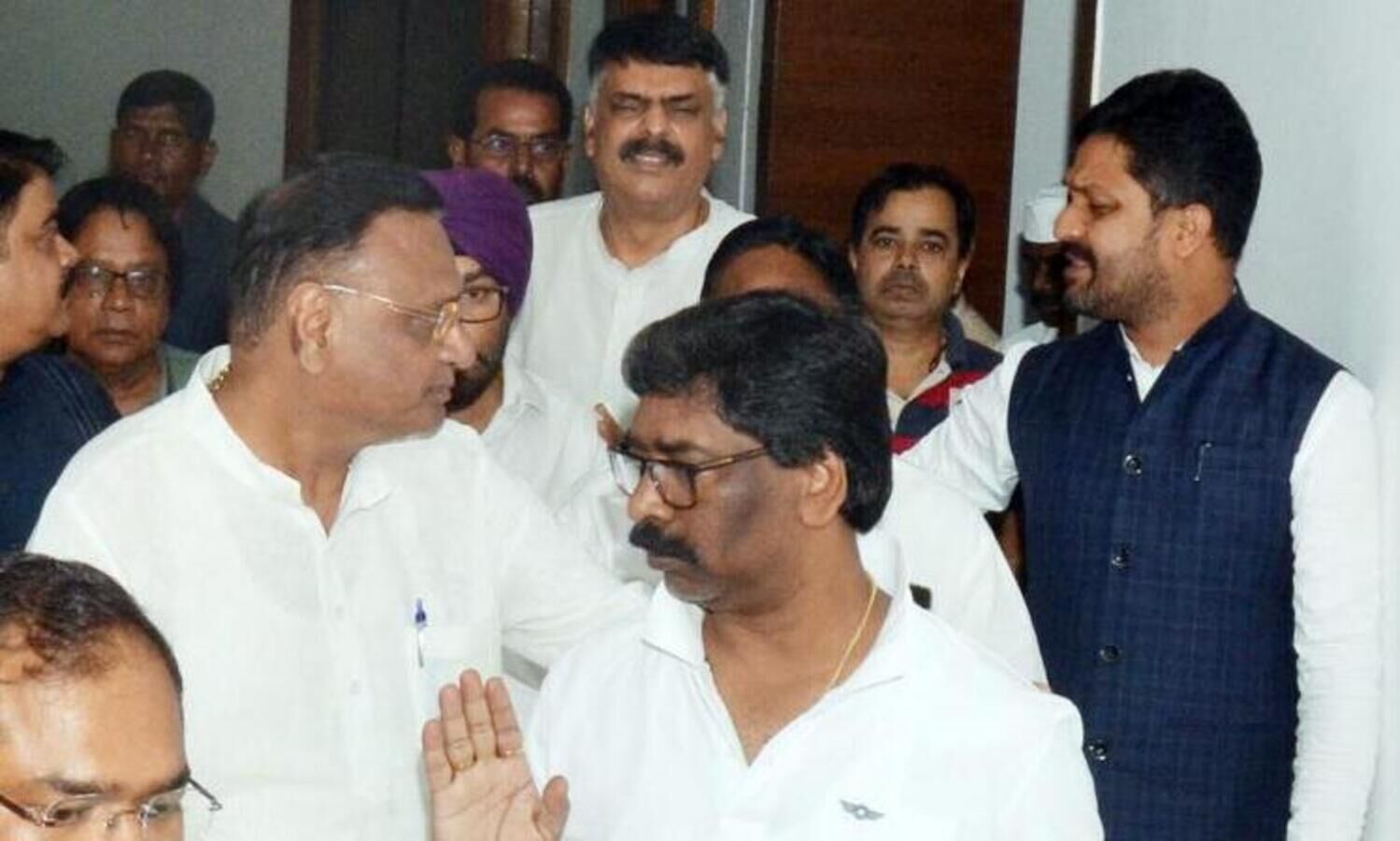 Jharkhand raises reservations for SC, ST, others to 77 pc