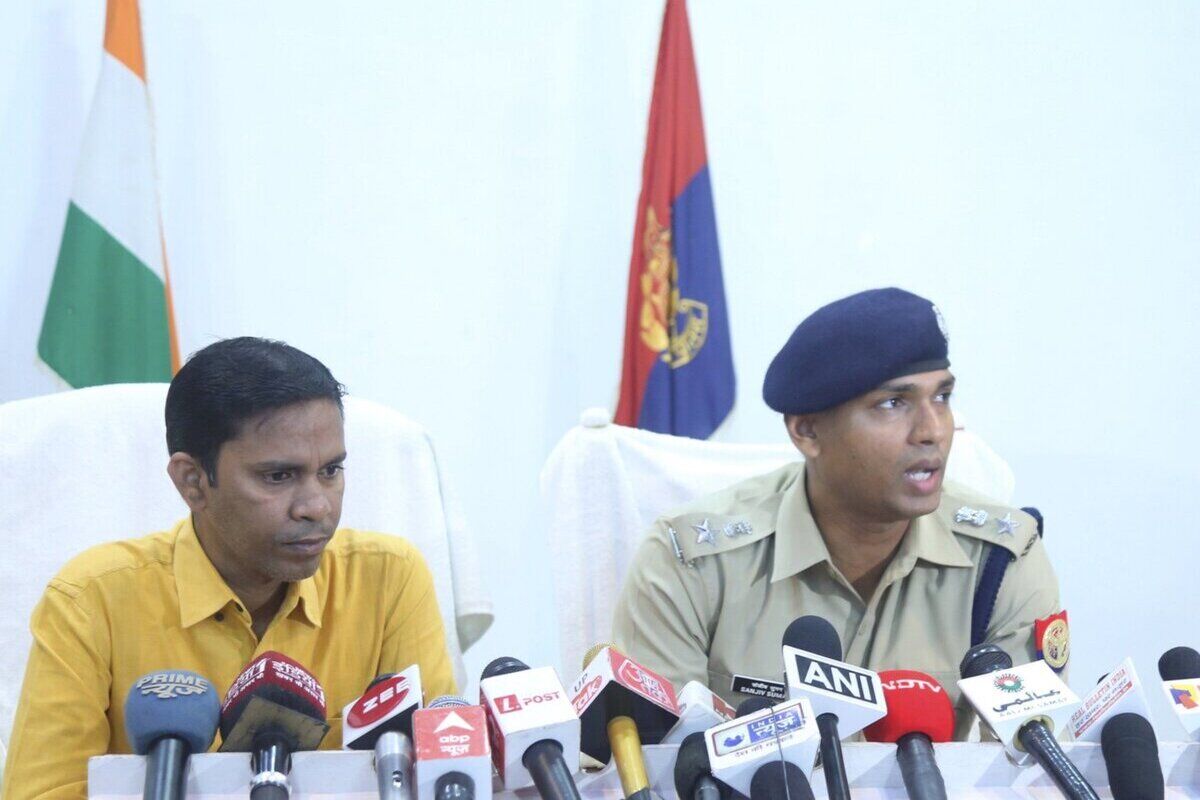 Six held for Dalit sisters rape, murder in UPs Lakhimpur Kheri Six held for Dalit sisters rape, murder in UPs Lakhimpur Kheri