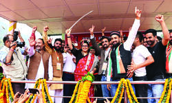 Cong is directionless, leaderless: Smriti Irani