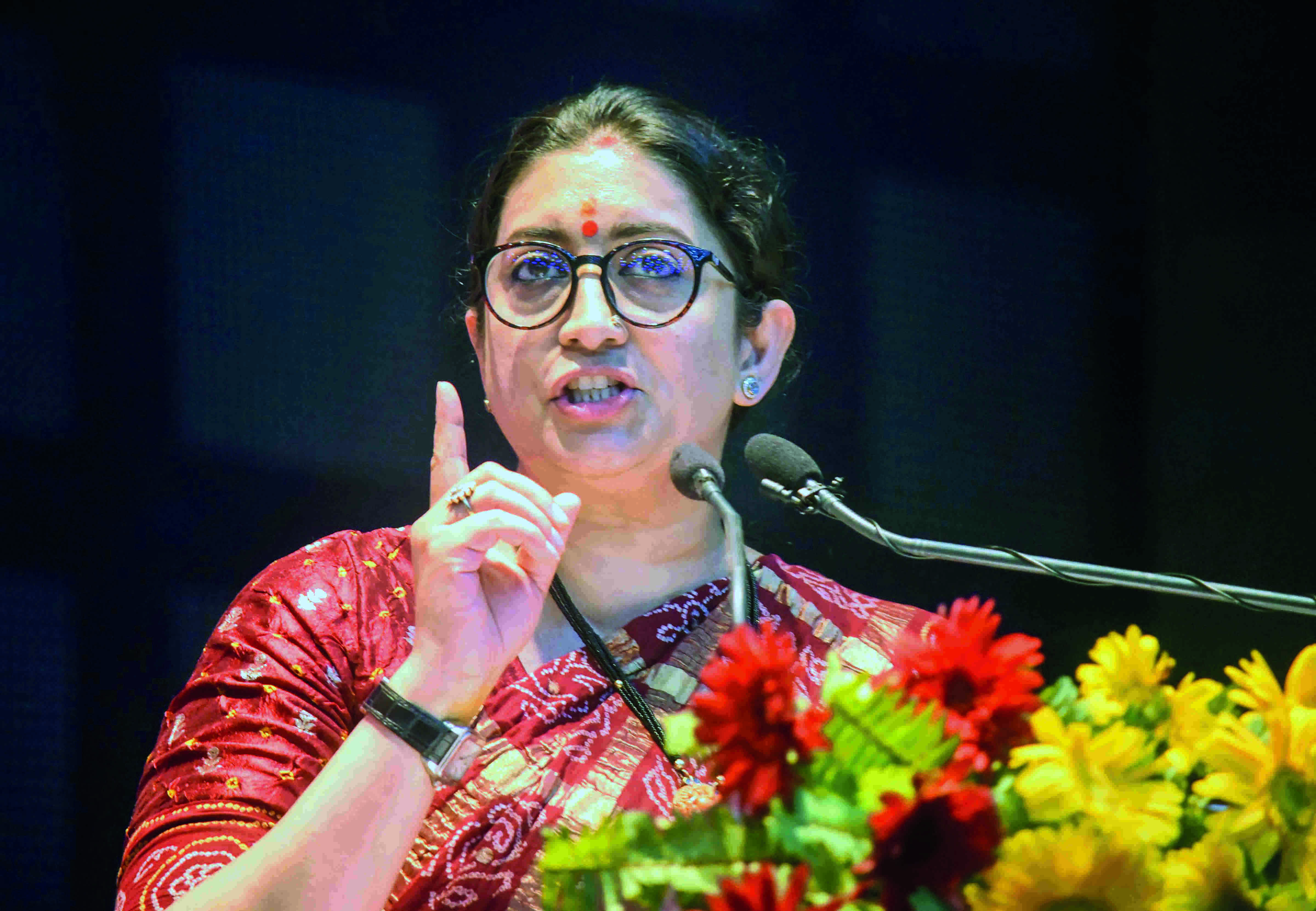 Smriti Irani mocks Nitishs national ambitions