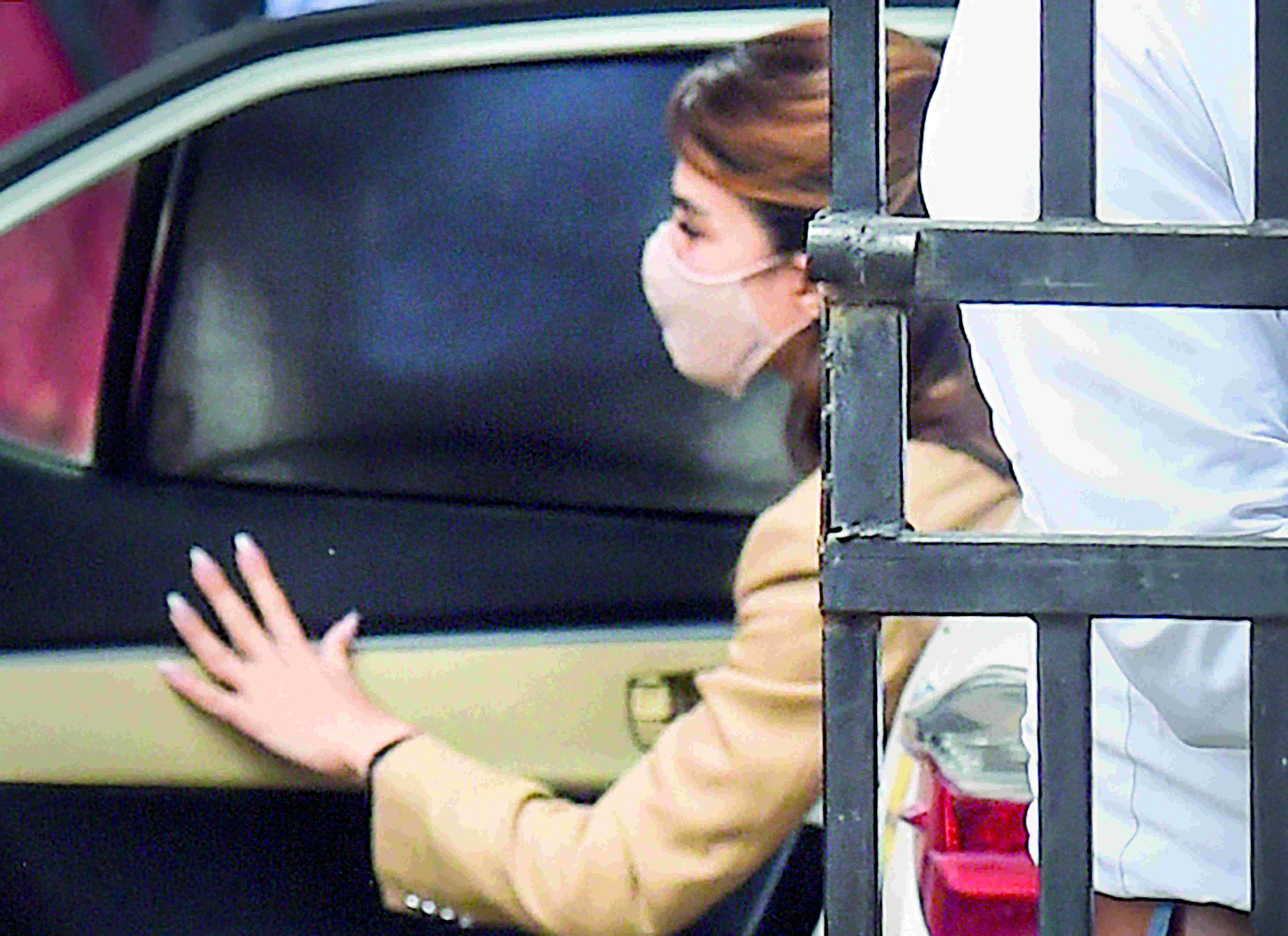 Actress Jacqueline Fernandez appears in EOW office once again Actress Jacqueline Fernandez appears in EOW office once again