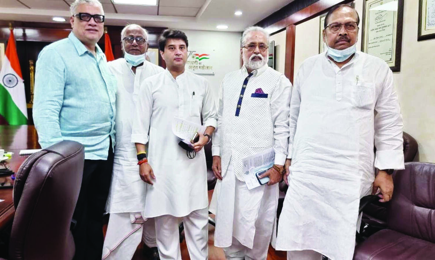 TMC delegation meets Aviation min, demands direct Kolkata-London flight, airport in Purulia