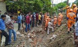Four workers dead as housing society wall collapses in Noida Four workers dead as housing society wall collapses in Noida