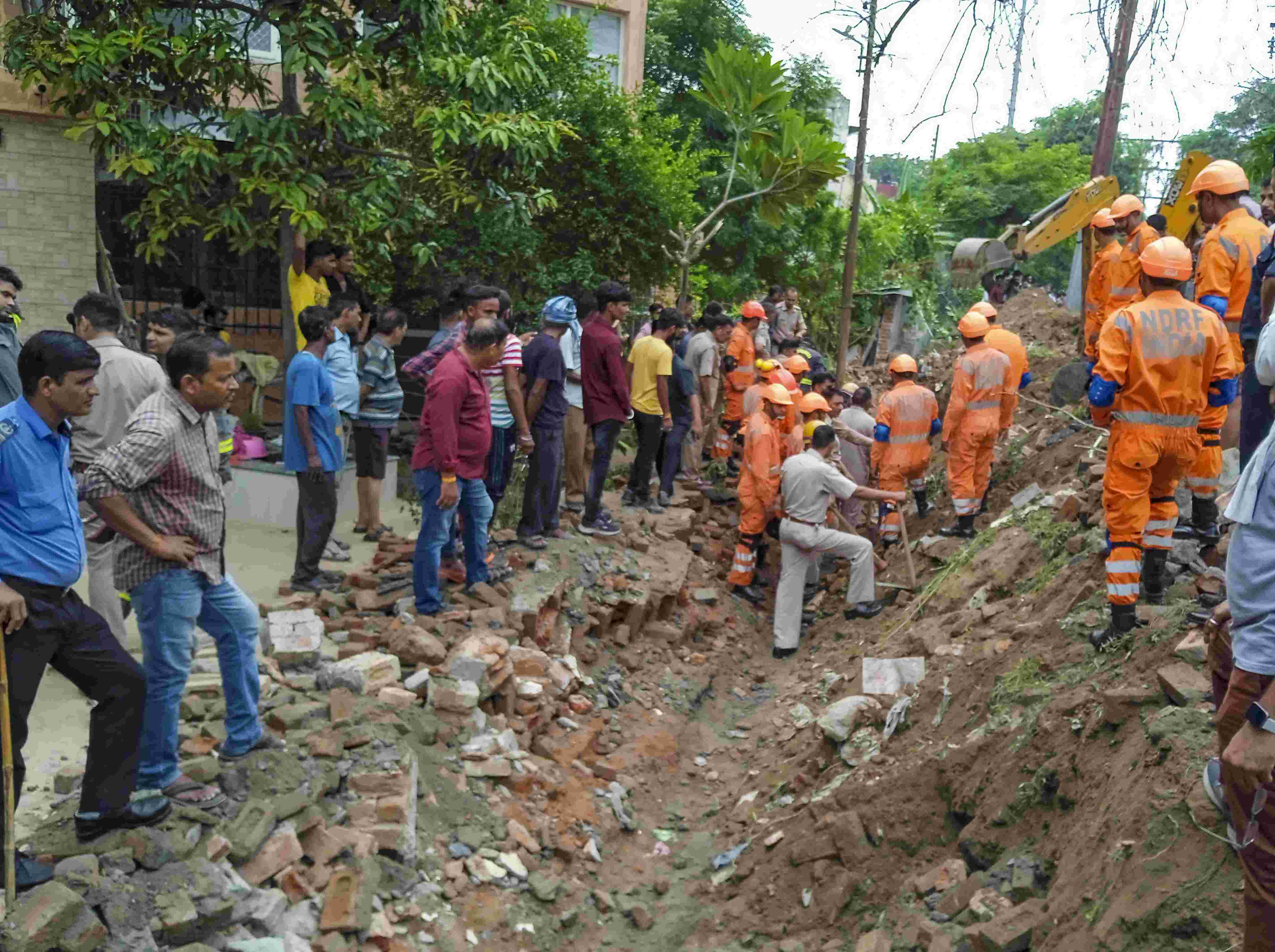 Four workers dead as housing society wall collapses in Noida