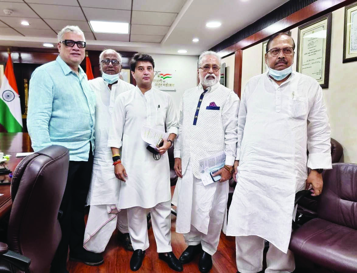 TMC delegation meets Aviation min, demands direct Kolkata-London flight, airport in Purulia
