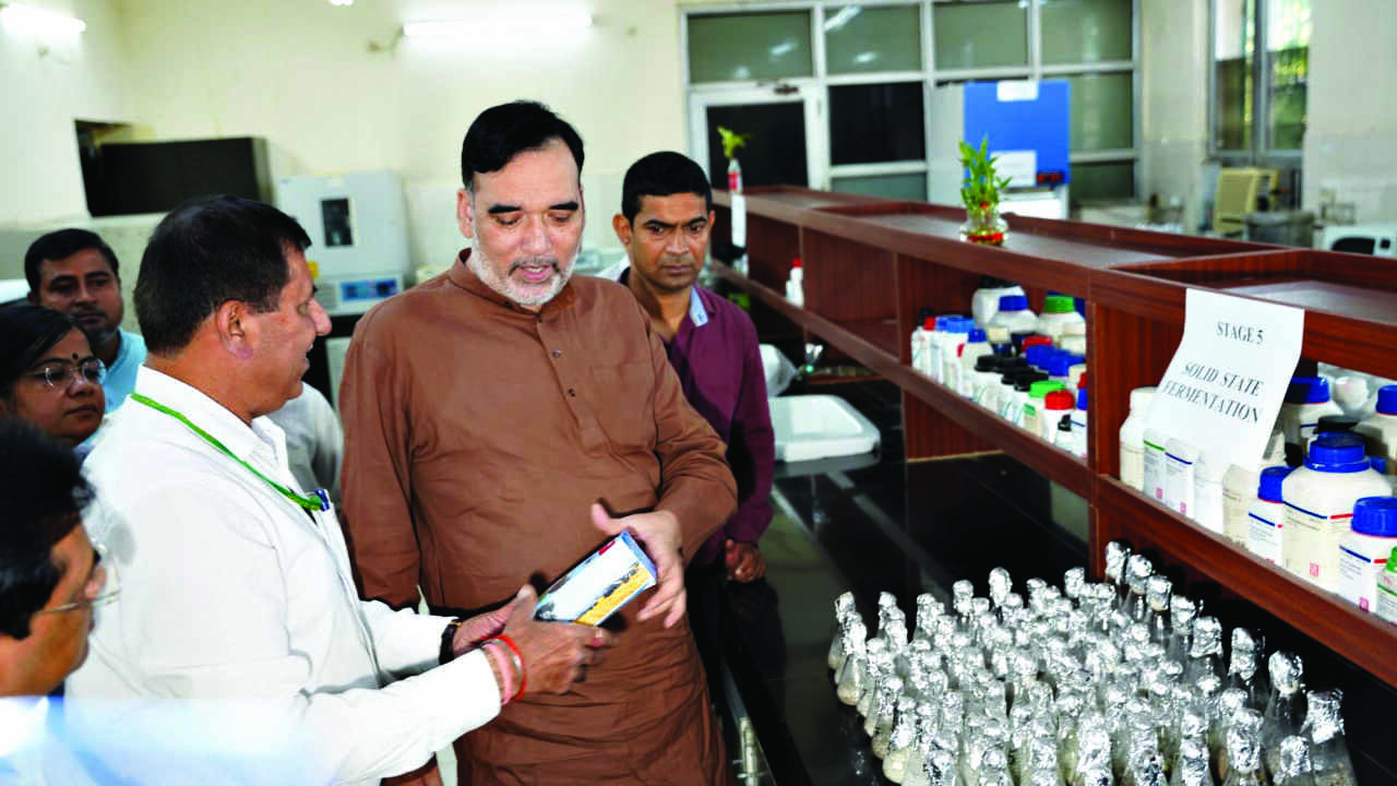 Govt to spray bio-decomposer   on 5,000 acres of paddy fields