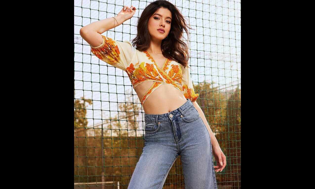 Shanaya Kapoor on Bollywood debut with Bedhadak - Working very hard to prove that I deserve it Shanaya Kapoor on Bollywood debut with Bedhadak - Working very hard to prove that I deserve it
