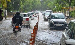 Rains in Delhi for 3rd consecutive day Rains in Delhi for 3rd consecutive day