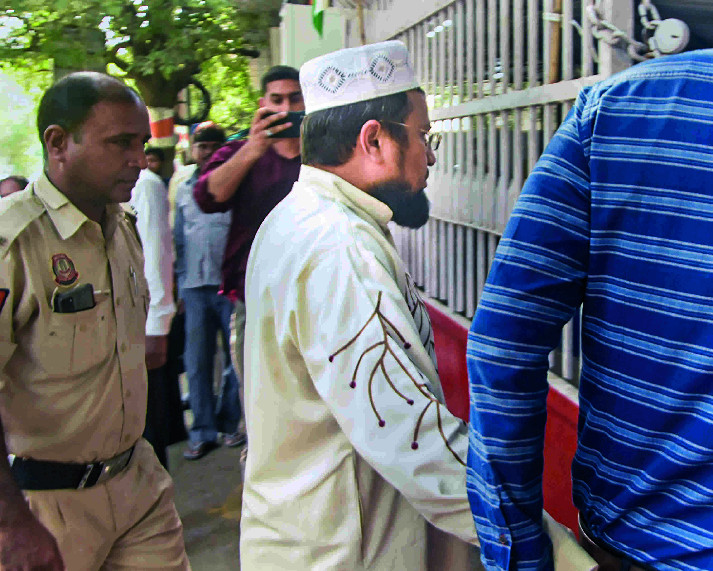 Fresh crackdown against PFI: Over 150 held in 7 states Fresh crackdown against PFI: Over 150 held in 7 states